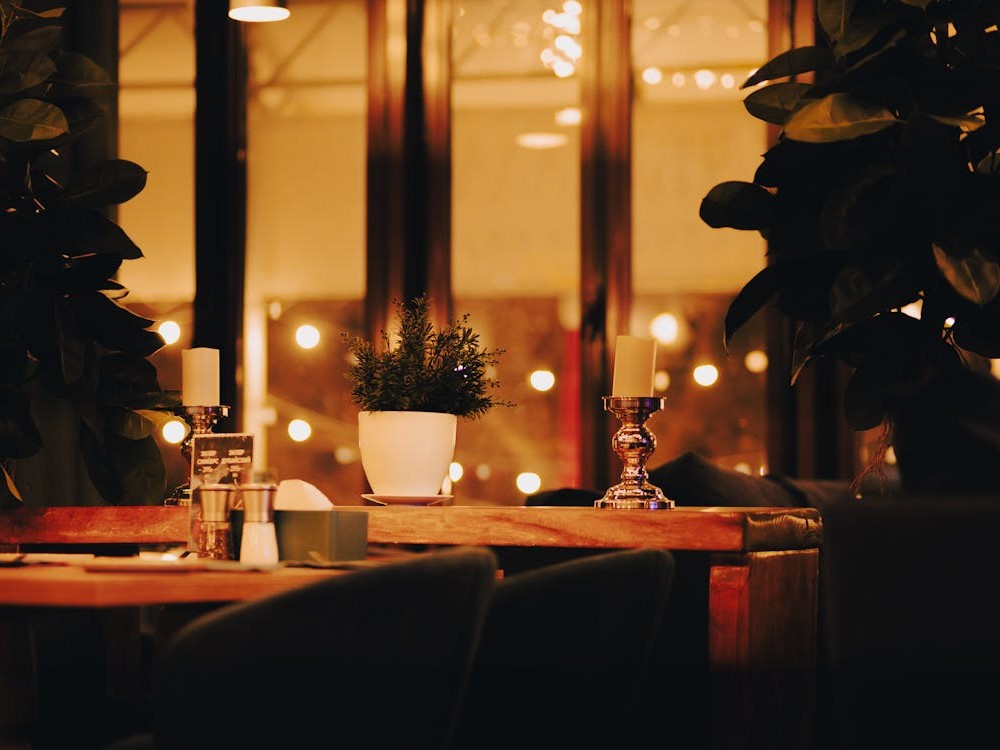 Warm and inviting restaurant ambiance